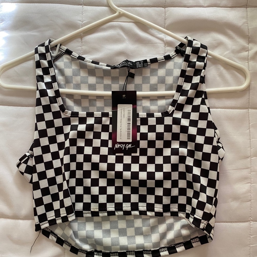 Checkerd Crop